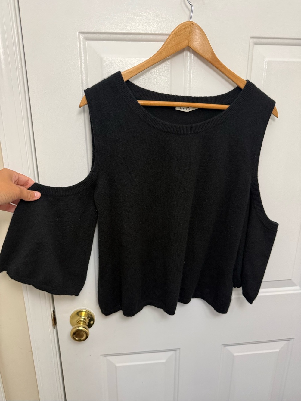 Sea Bleu Black Cold Shoulder Flared Sleeve Cashmere Sweater Size Small